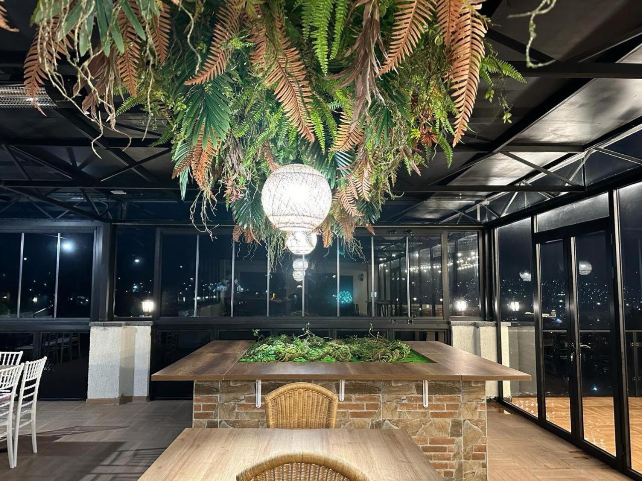 Hill Hotel Kutaisi Dış mekan fotoğraf